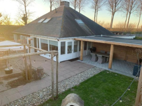 Ferienhaus in Stavenisse mit gemeinsamem Pool, Garten und Grill